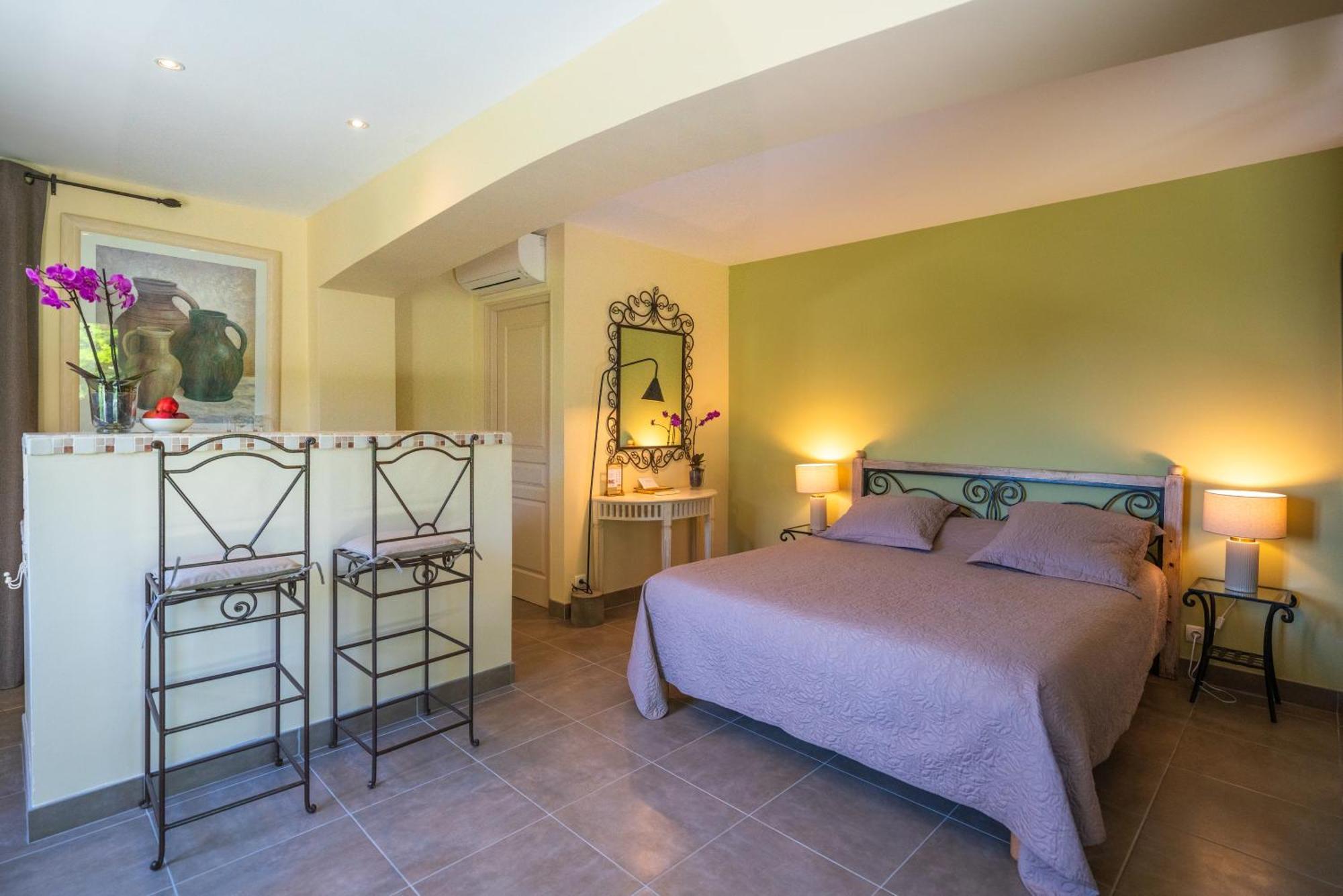 La Colline De Vence Bed & Breakfast Bagian luar foto